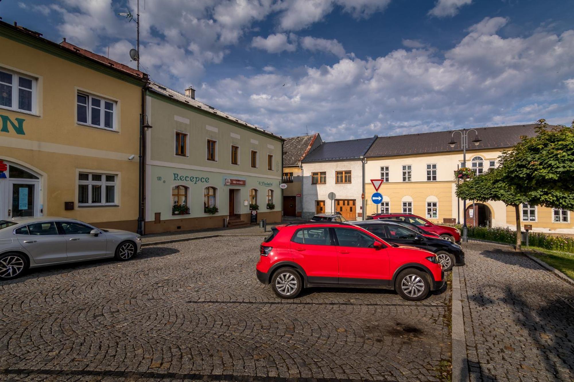 Penzion A Restaurace U Vladare Toužim Zewnętrze zdjęcie