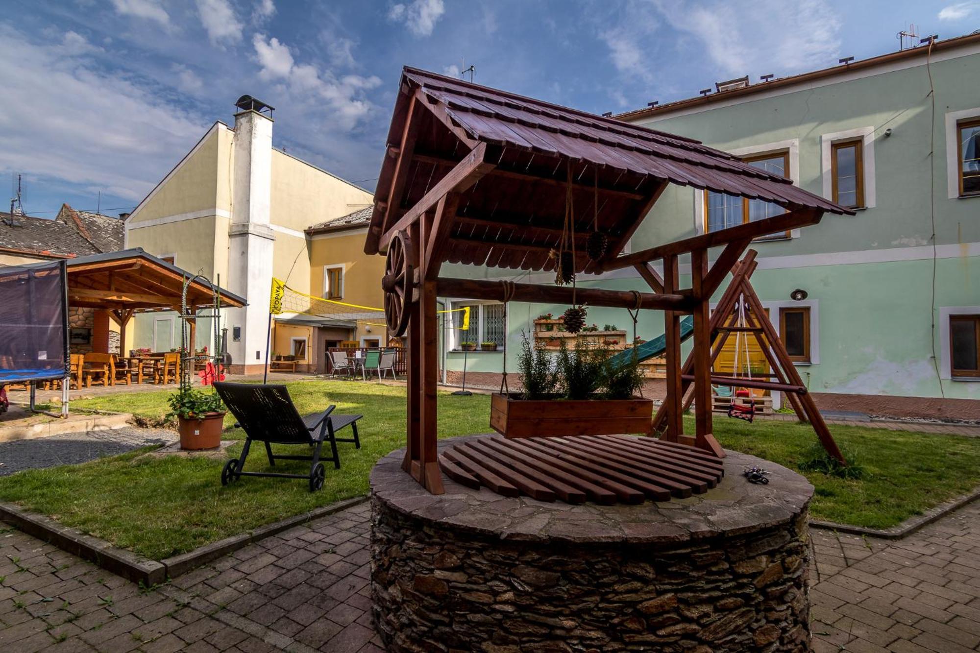 Penzion A Restaurace U Vladare Toužim Zewnętrze zdjęcie