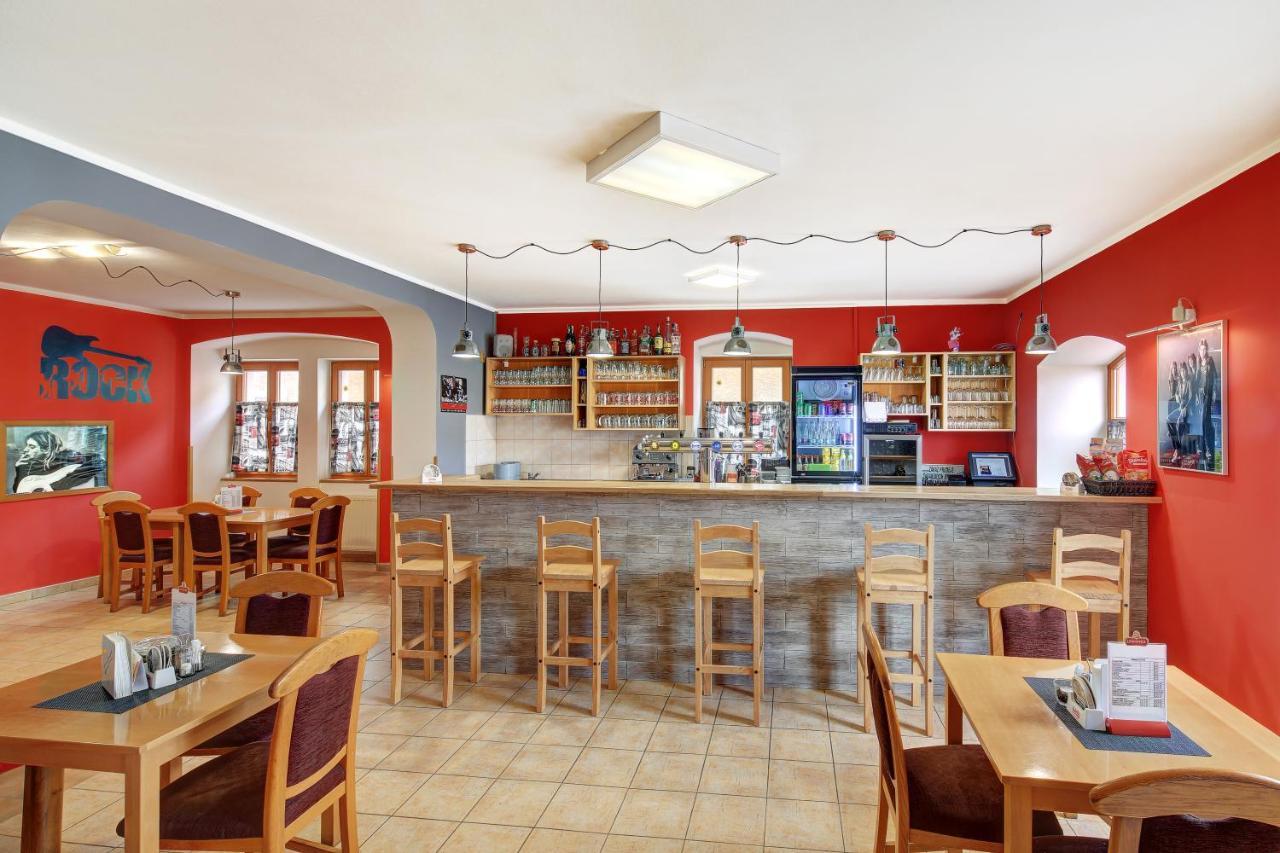 Penzion A Restaurace U Vladare Toužim Zewnętrze zdjęcie